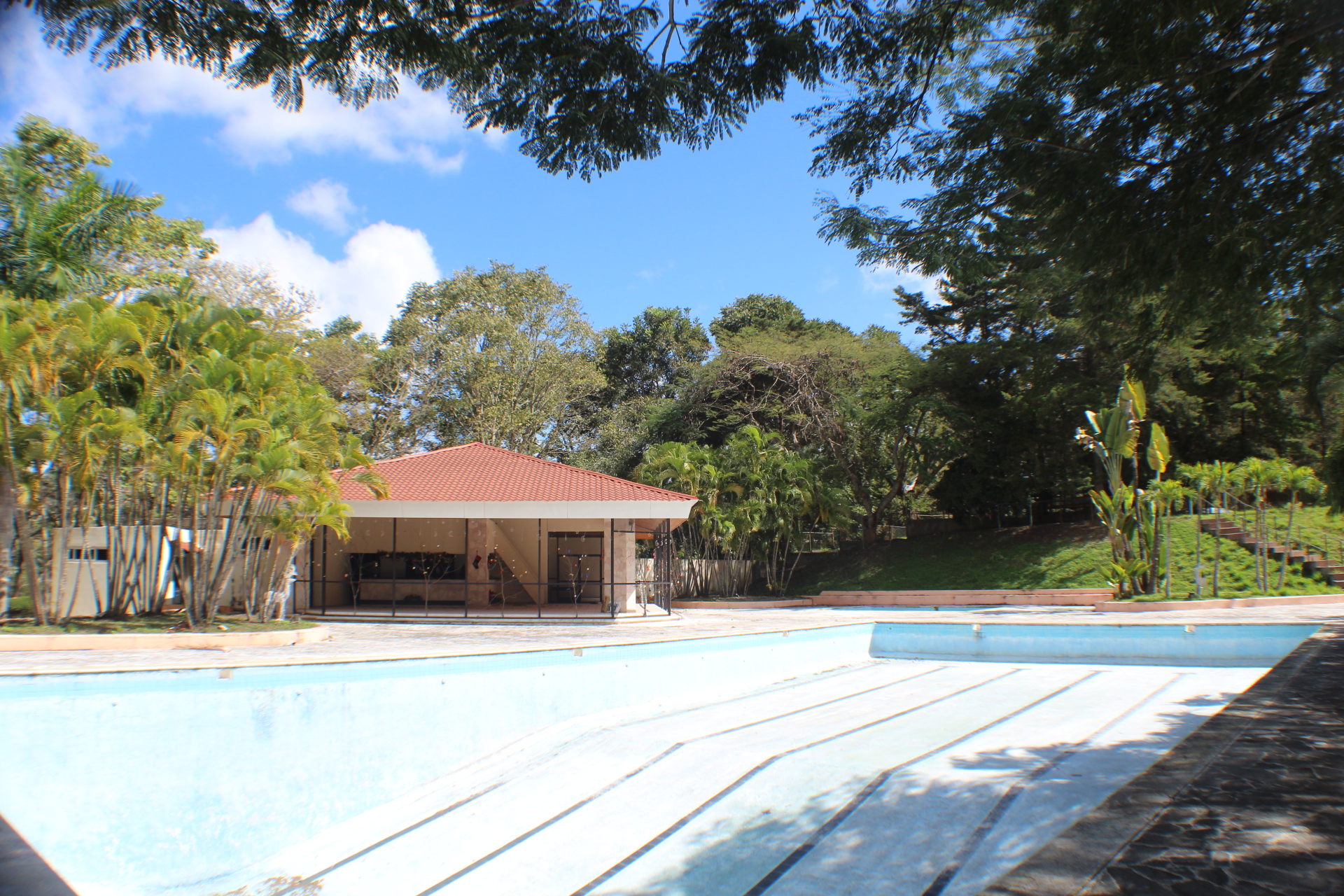 Venta: Terreno en circuito cerrado, Res. Villa Elena
